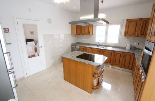 Mutxamel House | Villa with a large private swimming pool and panoramic coast views!