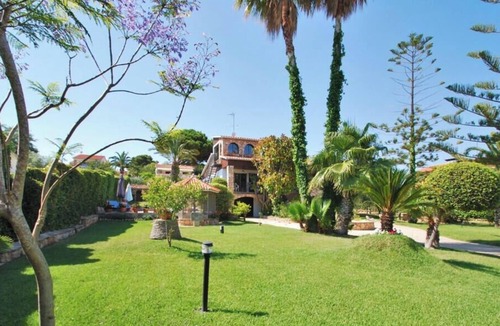 El Roc de Sant Gaieta House | Villa with fabulous private pool, large lawned garden.