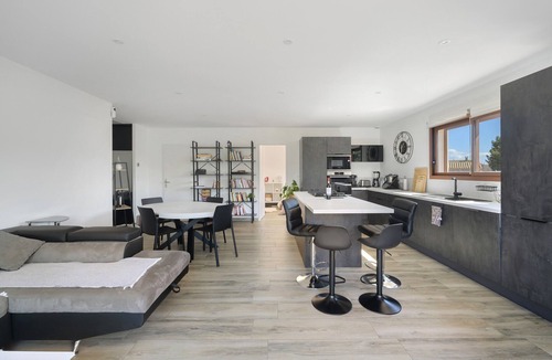 Le Somail Villa | Villa with Pool, Spa and Sauna