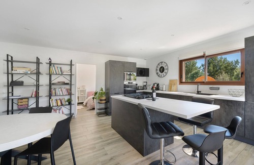 Le Somail Villa | Villa with Pool, Spa and Sauna