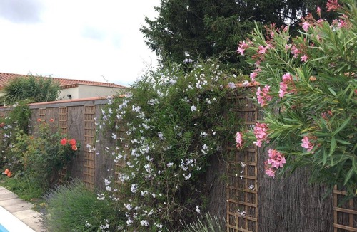 Saint-Simon House | Villa with garden and pool