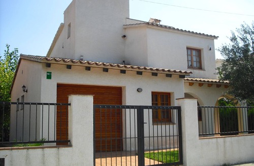Roda de Bara Ski Chalet | Villa with garden in Costa Daurada