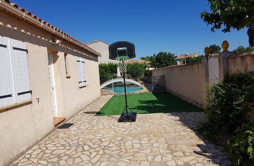 Marsillargues Villa | Villa with garden and private pool 15 minutes from the beaches