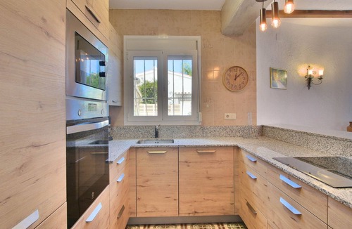 Els Poblets Villa | Villa with garden with lawn Els Poblets Ilona