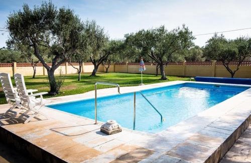 Vinaros House | Villa with great garden and pool