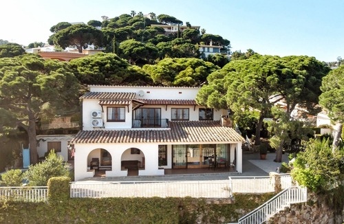 Tossa de Mar Villa | Villa with great sea view and heated swimming pool. 9 min by walk to the beach.