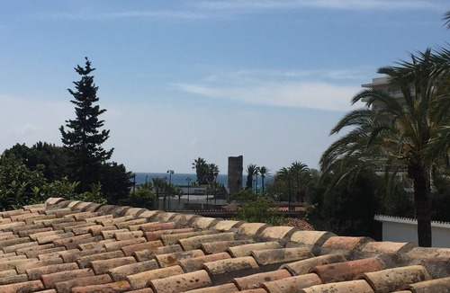 Atalaya-Isdabe Villa | Villa with Heated Pool and Jacuzzi close to Puerto Banus and Beach