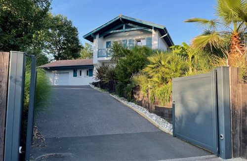 Arcangues House | Villa with heated pool, sea, mountains, golf