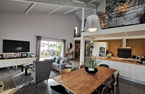 Arcangues House | Villa with heated pool near beaches and golf course