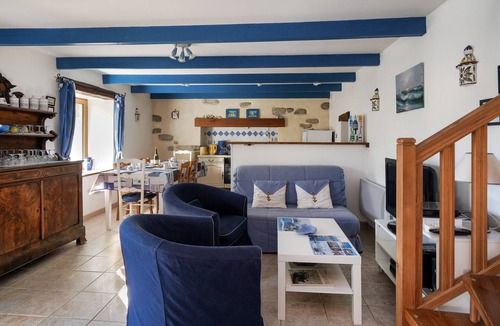 Guilvinec Villa | Villa with heated pool 900m from the sandy beach