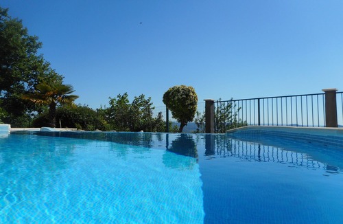 Courry Villa | Villa with heated pool and panoramic views, not overlooked.