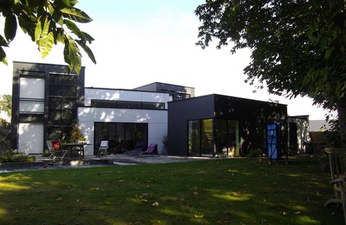 Dinan Villa | Villa with heated pool and balneotherapy facing the forest