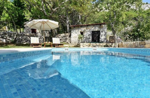 Omis Villa | Villa with heated pool! Enjoy in beautiful sight to the sea, mountains and river