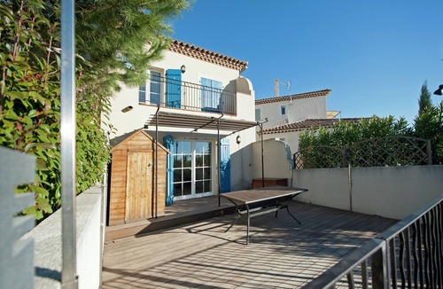 Aigues-Mortes Villa | Villa with Marina View