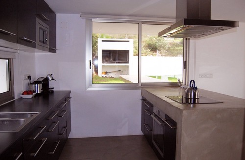 Canyelles Villa | Villa with modern design/views, free WIFI, Priv. Pool, barbecue, air conditioning in 2 DBL rooms