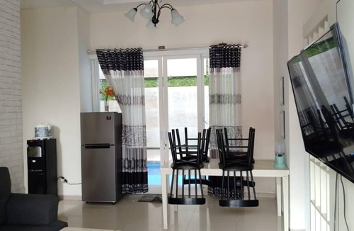 Ngaglik Villa | Villa with mountain view and private swimming pool