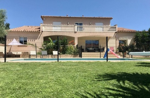 Pezilla-la-Riviere Villa | Villa with pool: modern and spacious - 12 travellers