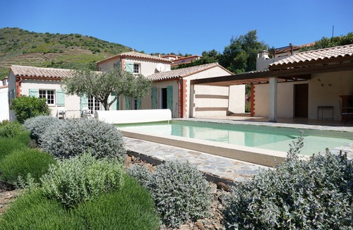 Banyuls-sur-Mer House | Villa with panoramic views on mountains and vineyards 5 kms from beach