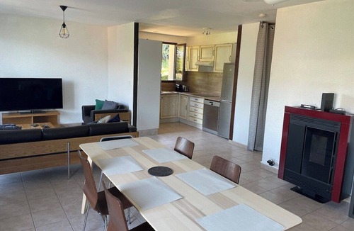 Conjux Villa | Villa with panoramic lake view close to the beach