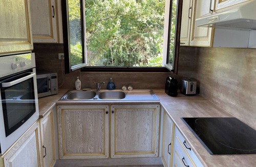 Conjux Villa | Villa with panoramic lake view close to the beach