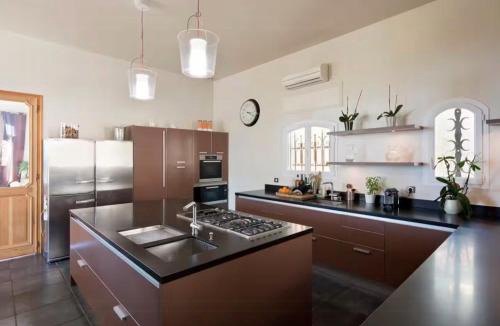 Chateauneuf-du-Pape House | Villa With Pool In Châteauneuf-Du-Pape