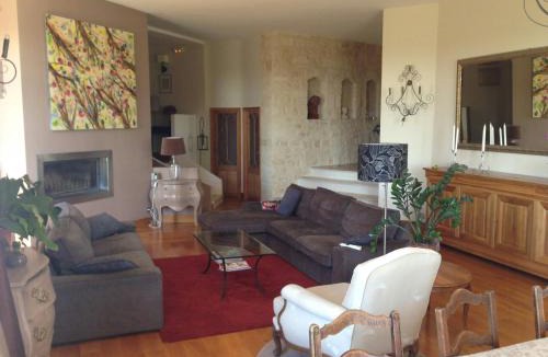 Chateauneuf-du-Pape House | Villa With Pool In Châteauneuf-Du-Pape