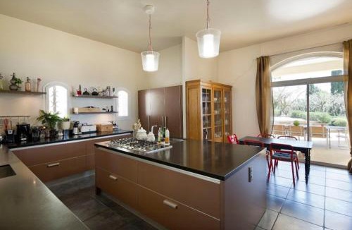 Chateauneuf-du-Pape House | Villa With Pool In Châteauneuf-Du-Pape