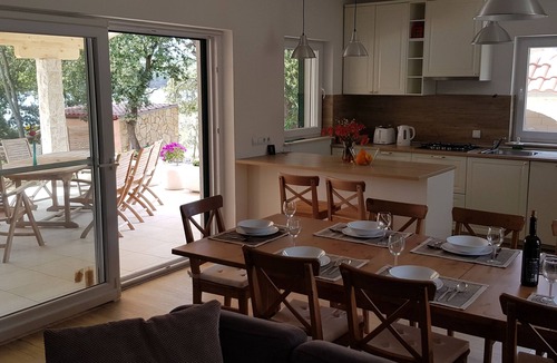 Verunic Villa | Villa with pool by the sea, 5 bedroom