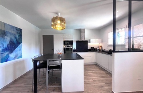Mauguio House | Villa with pool 15 minutes from the beach
