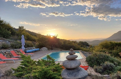 Orpierre House | Villa with pool and breathtaking view