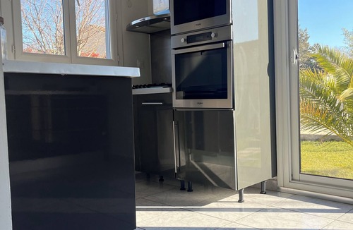 Carpentras Villa | Villa with pool and air conditioning