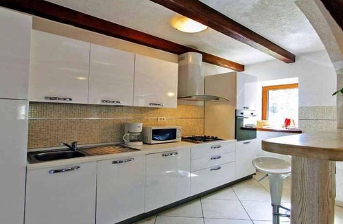 Lupoglav House | Villa with pool and air conditioning