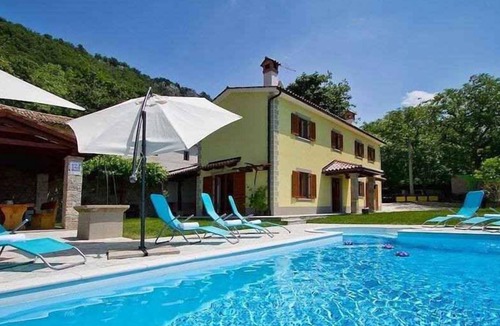 Lupoglav House | Villa with pool and air conditioning