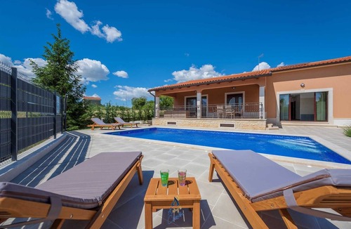 Tinjan Villa | Villa with pool and wellness, privacy guaranteed