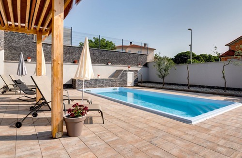 Pinezici Villa | Villa with pool, beach, quiet location - TRAVELER Reisebüro Krk - ID 2164