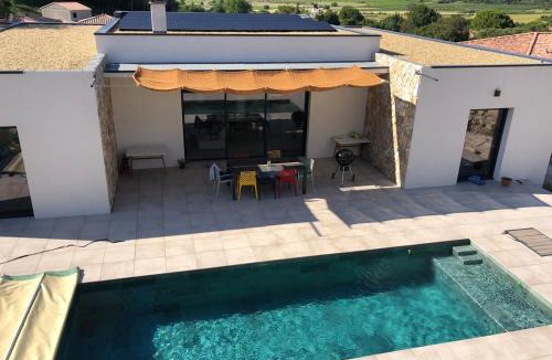 Bellegarde House | Villa with pool for 8 people