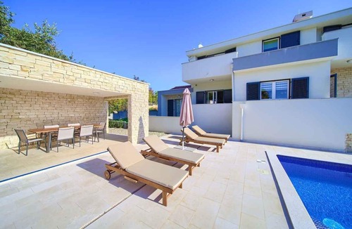 Risika Villa | Villa with pool for 8 people