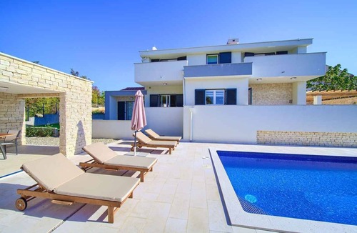 Risika Villa | Villa with pool for 8 people