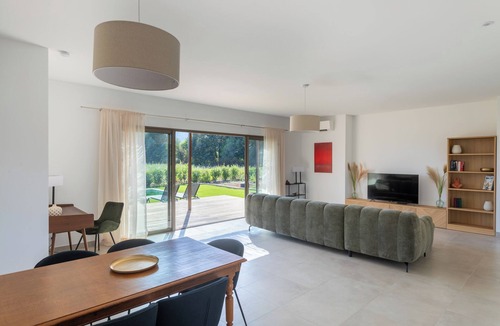 Ghisonaccia House | Villa with pool