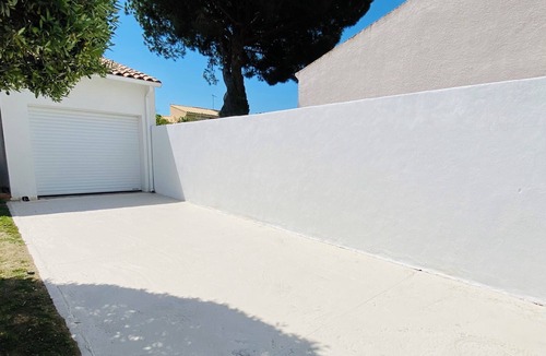 La Grande-Motte Villa | Villa with pool between golf course and beach