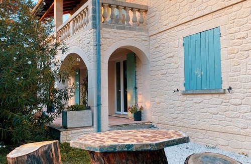 Saint-Quentin-la-Poterie House | Villa with pool
