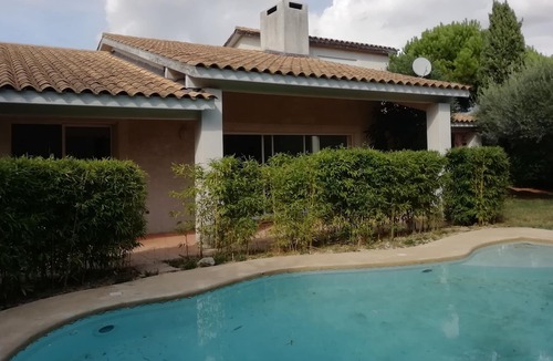 Baillargues Villa | VILLA WITH POOL GOLF AREA