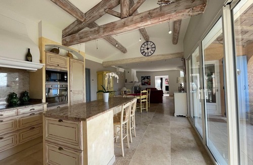 Roquemaure Villa | Villa with Pool in Roquemaure