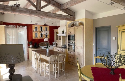 Roquemaure Villa | Villa with Pool in Roquemaure