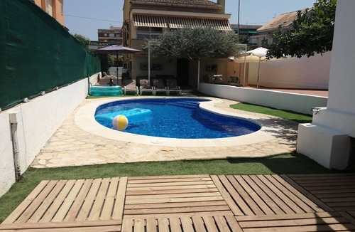 Venecia Ski Chalet | Villa with pool near the beach of Gandía