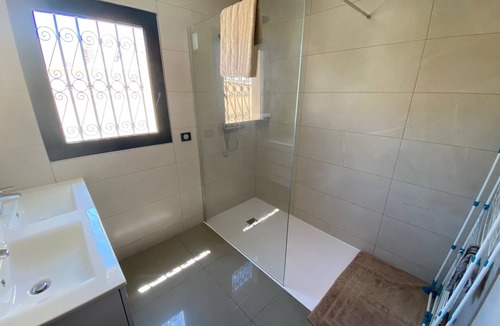 Frontignan Villa | Villa with pool next to the beach
