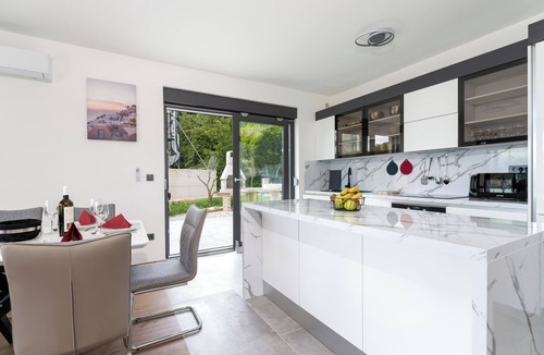 Risika Villa | Villa with pool, sea view, sandy beaches - TRAVELER Reiseburo Krk - ID 2398