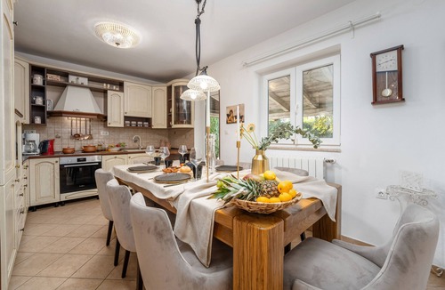 Gulici Villa | Villa with pool, up to 12 people,6 bedrooms, close to the beach, garden, parking