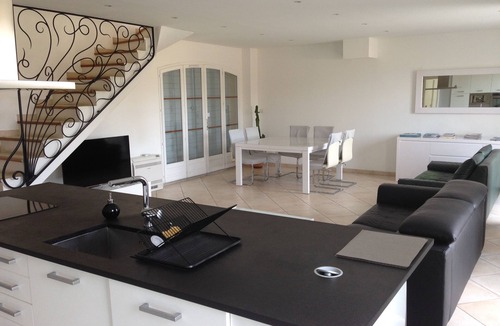 Alleins House | VILLA WITH POOL VIEW LUBERON