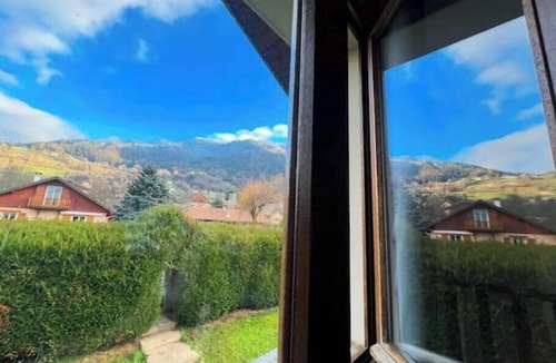 Ville-en-Sallaz Villa | Villa with private pool and mountain views between Geneva and Chamonix